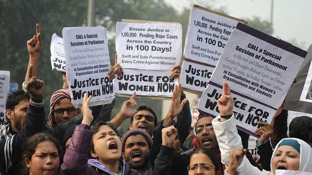 Protesta en Nueva Delhi reclamando más protección para las mujeres