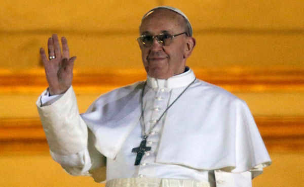 El cardenal argentino Bergoglio fue designado Papa, nada para festejar