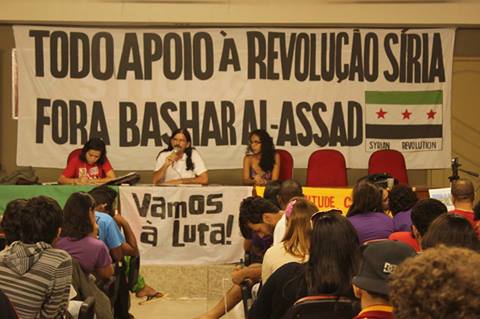 El ex diputado Federal Joao Baba habla en el acto en apoyo a la Revolución Siria durante el congreso de la UNE (Unión Nacional de Estudiantes del Brasil)(Goiânia)" style="">