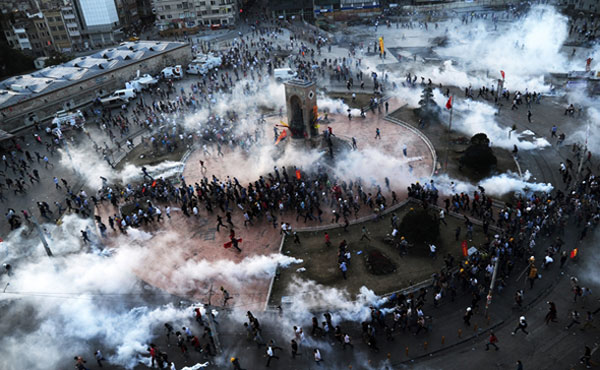 Turquía: más de una semana resistiendo la represión brutal de la polícia