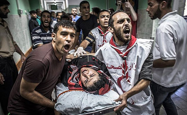 El ejército israelí sigue masacrando al pueblo palestino. Ya se registran más de 700 muertos y miles de heridos, una cuarta parte niños, más del 80% civiles no combatientes. Fueron asesinadas familias completas con misiles, aviones, artillería desde aire, tierra y mar
