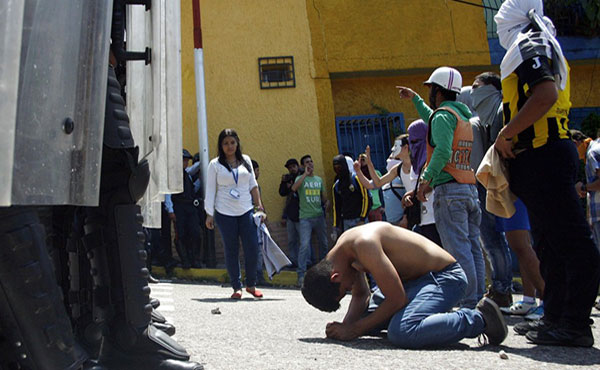El Partido Socialismo y Libertad repudia enérgicamente el asesinato de Kluiverth Roa, estudiante de 14 años del liceo Agustín Codazzi, acaecido en la ciudad de San Cristóbal en el día de ayer.
