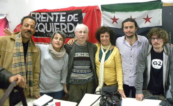 Desde la izquierda: Fathi Chamkhi, de la LGO de Túnez; Cristina Mas (Lucha Internacionalista-LI, Estado Español); Salamah Kaileh; Laura Marrone (Izquierda Socialista, Argentina); Gorkem Duru (IDP, de Turquía) y Antonio, militante de LI.
