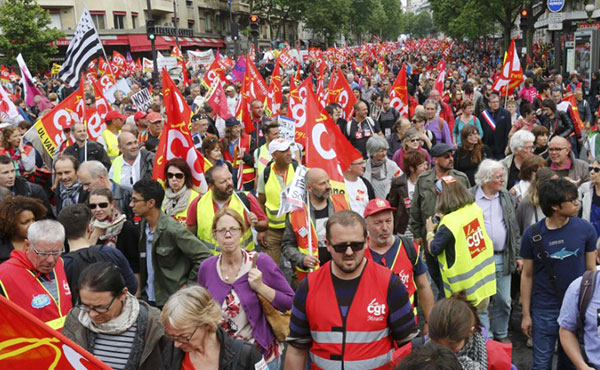 El martes 14 un millón trescientos mil personas se manifestaron en París contra la reforma laboral que quiere imponer el gobierno, falso "socialista", de Hollande