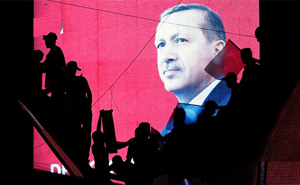 La magnitud del terror que [Erdogan] está implementando se extiende mucho más allá de simplemente poner en la mira a los partidarios de Gülen