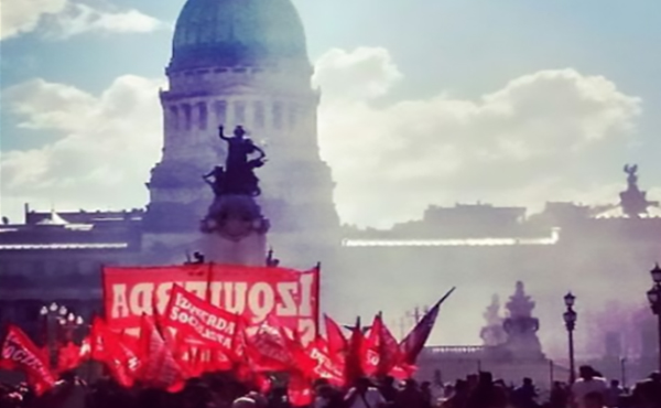 Socialist Left protests against Macri