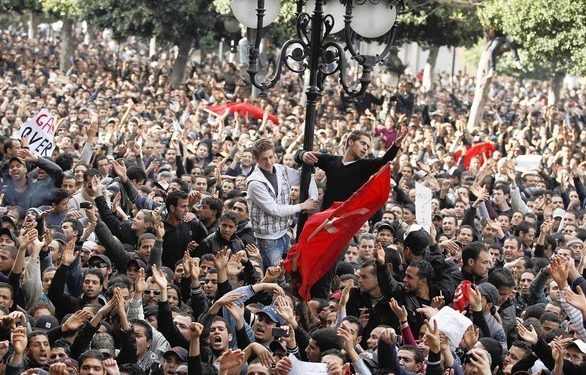 30000 personas se movilizaron en Tunez este 1 de Mayo de 2012