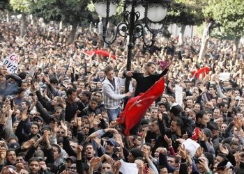 30000 personas se movilizaron en Tunez este 1 de Mayo de 2012
