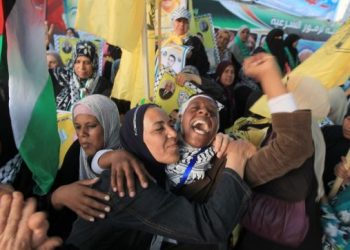 Festejos por el fin de la huelga de hambre de los presos palestinos