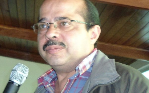 Enrique Gomez del Partido Obrero Socialista de Mexico saluda al IV Congreso mundial de la UIT-CI