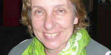 Kathrin de KRD de Alemania saluda al IV Congreso mundial de la UIT-CI