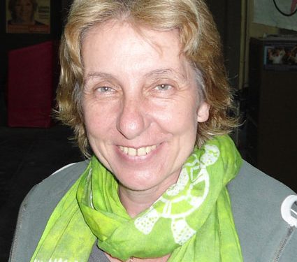 Kathrin de KRD de Alemania saluda al IV Congreso mundial de la UIT-CI