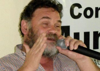 Oscar Manke del MST de Chile saluda al IV Congreso mundial de la UIT-CI