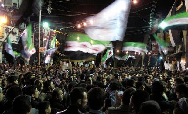 Siria: manifestación nocturna en apoyo a la revolución