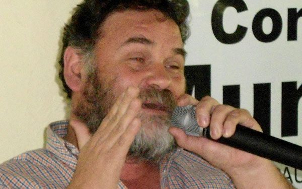 Oscar Manke del MST de Chile saluda al IV Congreso mundial de la UIT-CI