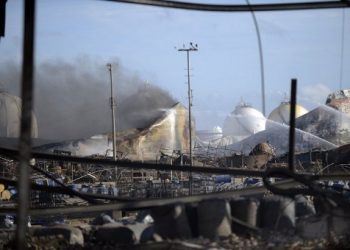 Refinería Amuay en Venezuela después de la explosión.