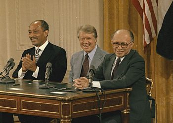 Sadat, Carter y Begin contentos en Camp David.