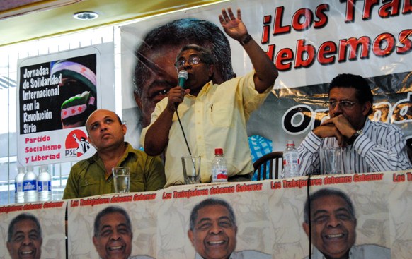 Chirino se dirige a encuentro de dirigentes sociales