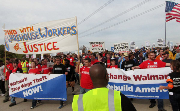Trabajadores de Walmart amenazan con hacer huelga en el "black friday" el dia de mayor venta de toda la cadena norteamericana.