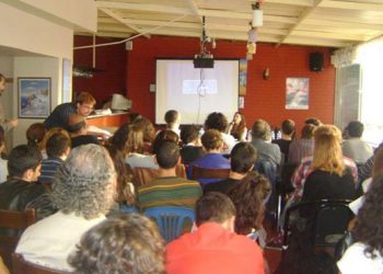 Vista del acto internacionalista organizado por Frente Obrero, de Turquia, que es parte del Comite Coordinador por parte del CEI.