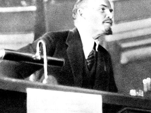 Discurso de Lenin en el II Congreso de la III Internacional, realizado en el Palacio Taurichesky de Petrogrado. Rusia,1920.