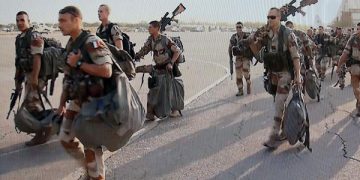 Tropas imperialistas francesas desembarcan en Mali