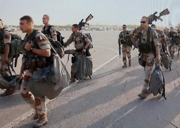 Tropas imperialistas francesas desembarcan en Mali