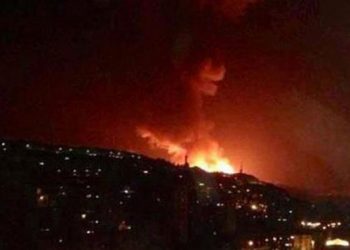 condenamos todas las agresiones de Israel, y afirmamos que el estado sionista es el enemigo del pueblo sirio que no se puede convivir con él, y todas sus intervenciones no van a distorsionar nuestra revolución