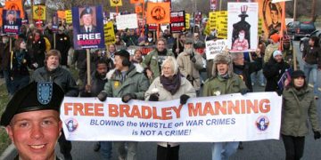 Marcha en EstadosUnidos exigiendo la libertad para el soldado Bradley Manning