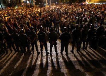Protestas en Bello Horizonte el 26-6-2013 frente al estadio Mineirao