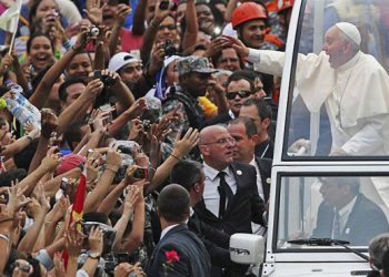 El Papa visita un Brasil convulsionado