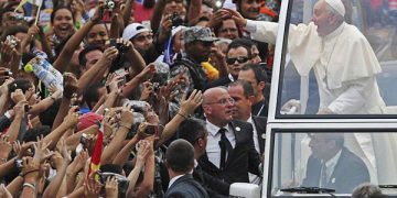 El Papa visita un Brasil convulsionado