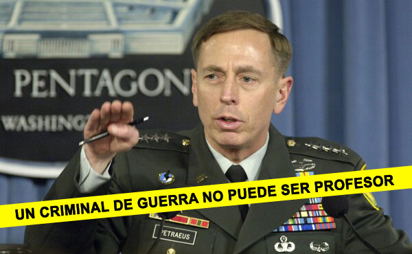 Los estudiantes de la Universidad de la Ciudad de Nueva York se oponen a la designación como profesor de David Petraeus por ser un criminal de guerra responsable de torturas, violaciones, ejecuciones arbitarias, etc.