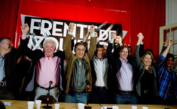 Santiago del Estero ¡Anisa Favoretti diputada! El FIT ha logrado una banca provincial, algo inédito en la provincia. Ya en agosto el Frente había hecho una excelente elección, consagrando ahora una diputación. Nuestra compañera de Izquierda Socialista, Anisa, se ha convertido en una clara referente para amplios sectores de luchadores de la provincia. La cual compartirá la banca junto a la compañera del Partido Obrero, Andrea Ruiz. ¡Felicitaciones a las compañeras y compañeros santiagueños del FIT por este triunfo!