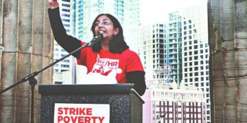 La nueva concejala Kshama Sawant.