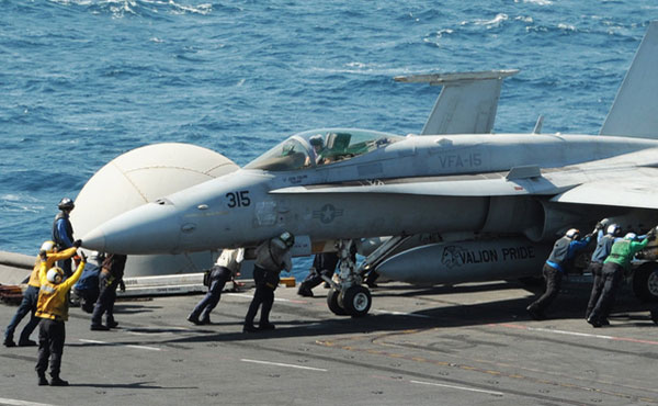 Obama ordenó bombardeos en Irak con la excusa de "proteger a los civiles de minorías perseguidas" (cristiano, yasidíes) del ataque de ISIS (grupo autodenominado Estado Islámico de Irak), que viene ocupando zonas del noroeste del país.