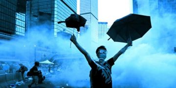Continúan las multitudianrias protestas en Hong Kong