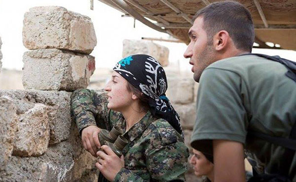 La ciudad de Kobane, población de mayoría kurda al norte de Siria, había sido controlada por el pueblo kurdo en medio del proceso de rebelión popular iniciado en el 2011 contra la dictadura de Bashar Al Assad.