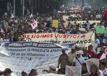 El cobarde asesinato en México de 3 jóvenes normalistas de Ayotzinapa, Guerrero, la desaparición de otros 43 y la muerte de tres personas ha conmovido a la sociedad mexicana y al mundo entero.