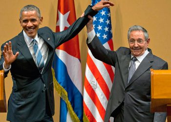 Nuestra corriente socialista revolucionaria siempre ha defendido las conquistas socialistas de la revolución cubana de 1959, ha repudiado toda forma de agresión imperialista a Cuba, entre ellos el bloqueo y el embargo económico. Pero siempre hemos sido críticos de la dirección política cubana que fue abandonando las banderas del socialismo de la gloriosa época del Che Guevara.