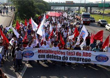 Tras 10 días de huelga que paralizaron totalmente la producción de Volkswagen de Anchieta, San Pablo, la empresa canceló 800 despidos.