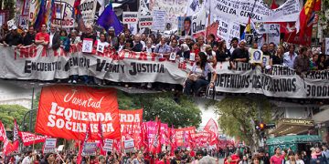 Como cada año desde el regreso de la democracia, en las principales ciudades de Argentina se realizaron marchas y actos en memoria de los 30.000 luchadores detenidos desaparecidos y contra la impunidad de ayer y de hoy
