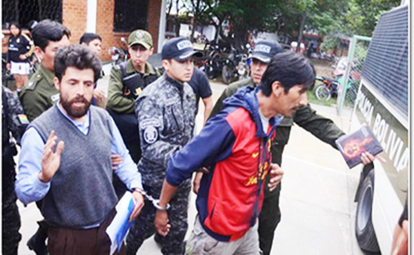 Los dirigentes Elmer Lizarazu y Herbat Valencia fueron secuestrados y golpeados por un grupo armado encapuchado el día 24 de diciembre y luego trasladados a la cárcel de San Sebastián, donde permanecen detenidos.