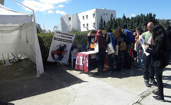 Una importante delegación de la UIT-CI participa del FSM con el objetivo de ayudar a estrechar lazos de solidaridad ylucha e intercambiar experiencias y propuestas con otros movimientos de izquierda, revolucionarios y de trabajadores, en especial de Túnez, Siria y otros países árabes, así como de Grecia, y de coordinar compañas de apoyo a sus procesos revolucionarios.