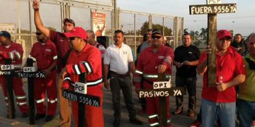 Cientos de trabajadores se movilizaron el martes a las puertas de Petrocedeño en defensa de Bladimir Carvajal