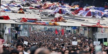 The bomb blasts at the Ankara train station building minutes before the peace rally which was organized by unions DISK-KESK-TMMOB-TTB*, have killed at least 86 people and injured 186, according to officials.
