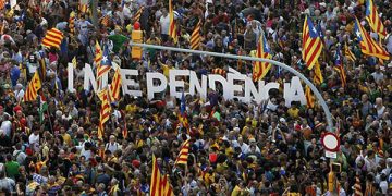 Millones de personas nos hemos movilizado una y otra vez pidiendo ejercer el derecho de autodeterminación mediante un referéndum de carácter vinculante, y por lo tanto, que se contaran votos a favor y en contra de la independencia de Catalunya.