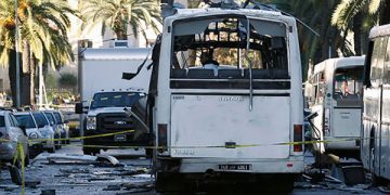 ¡Condenamos el ataque de ISIS en Túnez! Rechazamos las implementaciones represivas del gobierno de Túnez! ¡No al estado de emergencia! No al toque de queda, la prevención a los derechos de huelga, de reunión y de manifestación en protesta!