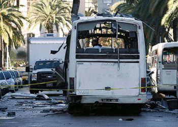 ¡Condenamos el ataque de ISIS en Túnez! Rechazamos las implementaciones represivas del gobierno de Túnez! ¡No al estado de emergencia! No al toque de queda, la prevención a los derechos de huelga, de reunión y de manifestación en protesta!