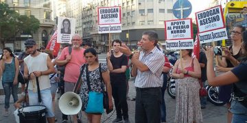 Buenos Aires - Entre los oradores del acto estuvo nuestro dirigente nacional y Diputado electo Juan Carlos Giordano, Nora Cortiñas, representantes de la comunidad kurda y palestina y dirigentes de PO, PTS, CS, entre otros.